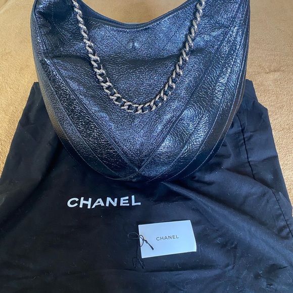 Chanel Black glazed calf Leather Women's shoulder Bag - Picture 2 of 11